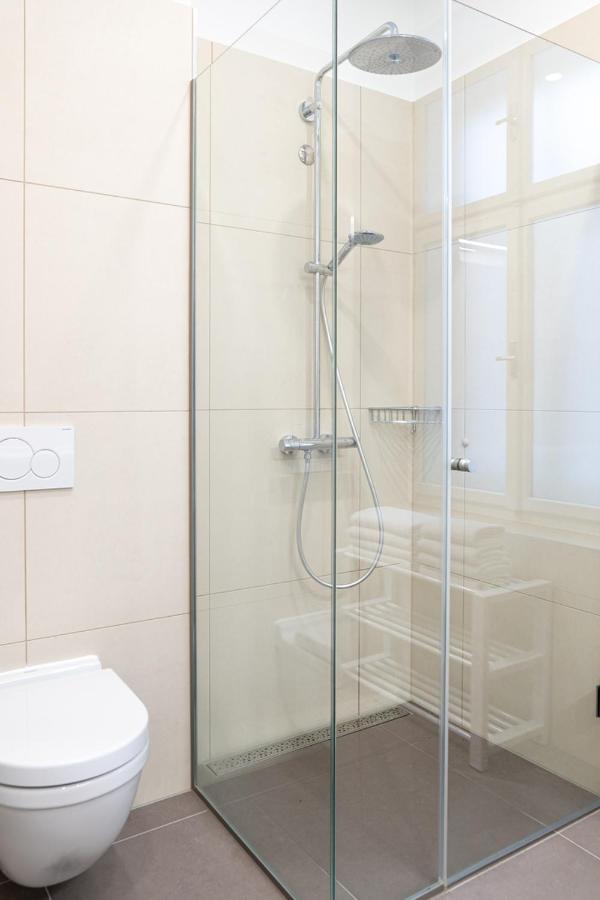 Modern 3 Room Apartment In A Prime Location Wien Eksteriør billede